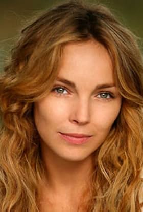 actor Claire Keim large photo