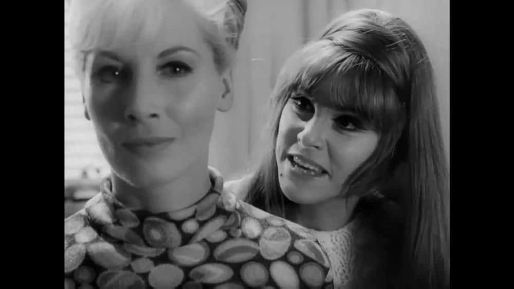 actor Daniel Ollier large photo