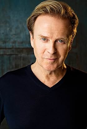 actor Garth McLean large photo