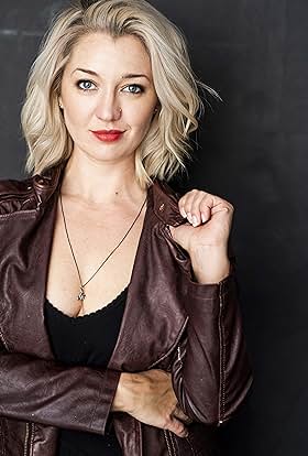 actor Jessica Howell large photo