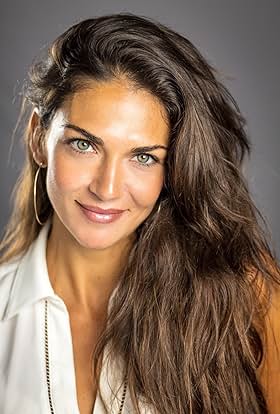 actor Lorena Bernal large photo