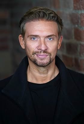 actor Scott Wright large photo