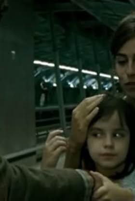 actor Daniela Escobar large photo