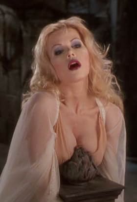 actor Karen Roe large photo