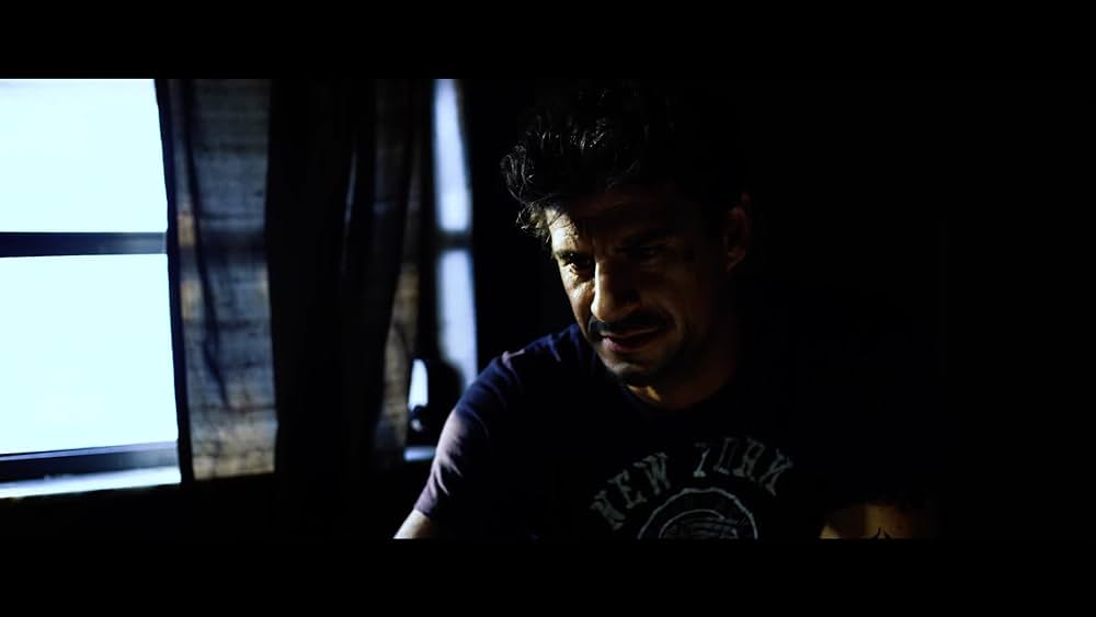 actor Vivian Ruiz large photo