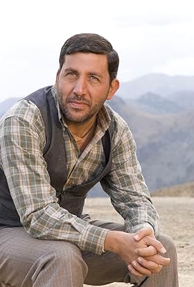 actor Emre Kinay large photo