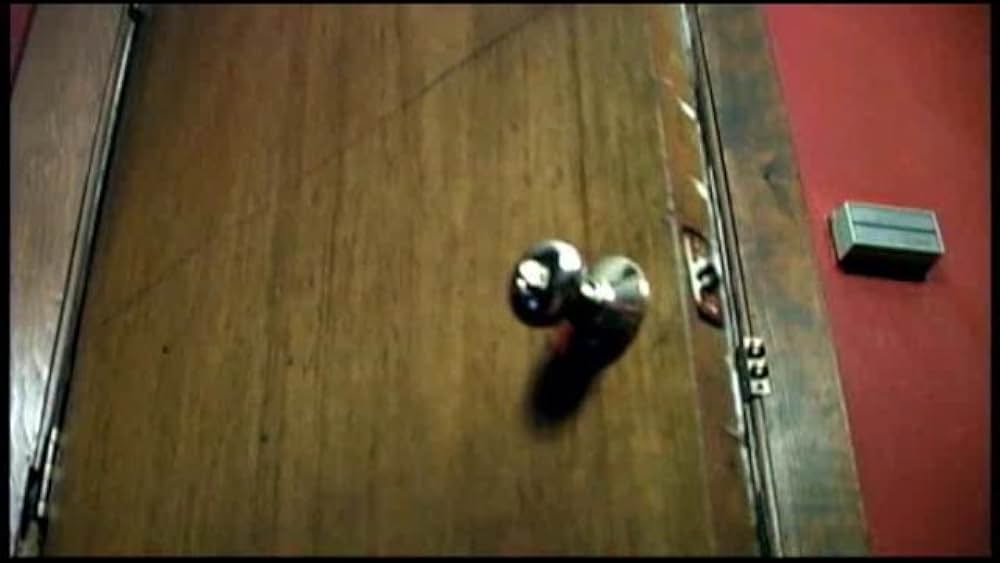 actor Lisa Perry large photo