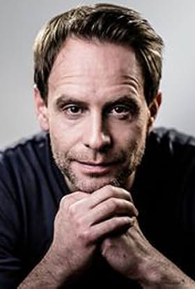 actor Julian Weigend large photo