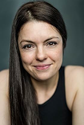 actor Kari Corbett large photo