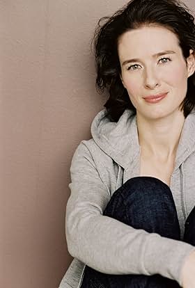 actor Amy Shelton-White large photo