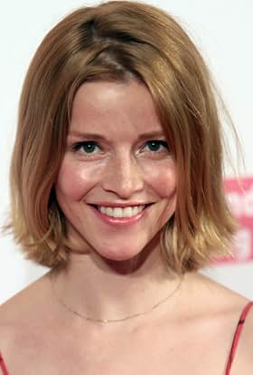 actor Karoline Schuch large photo