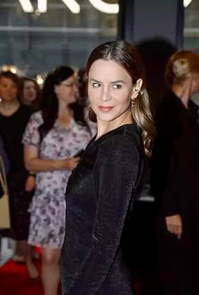 actor Natalia Lesz large photo