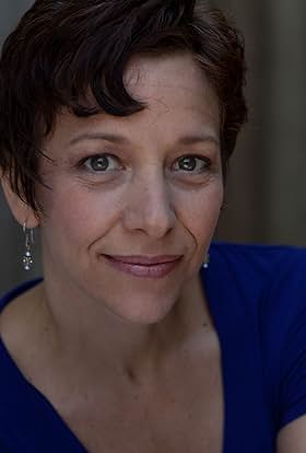 actor Jennifer Estlin large photo