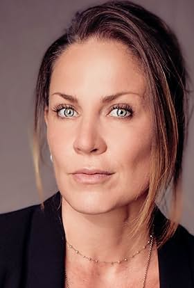 actor Tara Wood large photo