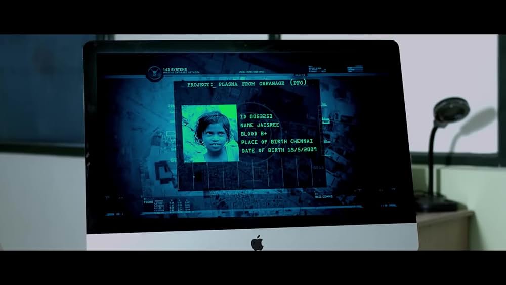 actor Latha large photo