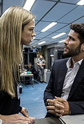 actor Luana Piovani large photo