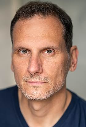 actor Gary Fannin large photo