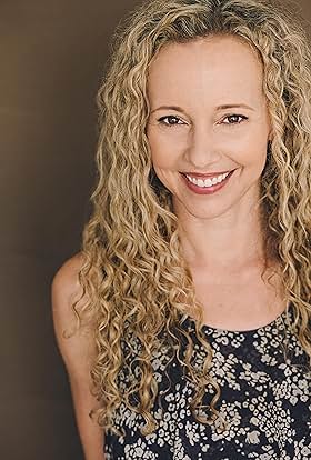 actor Jennifer Cain large photo