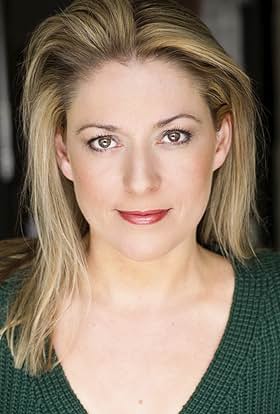 actor Fiona Harris large photo