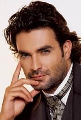 actor Mauricio Islas large photo