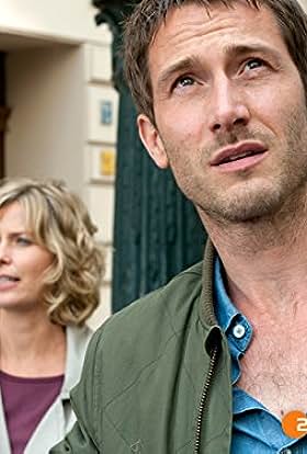 actor Valerie Niehaus large photo