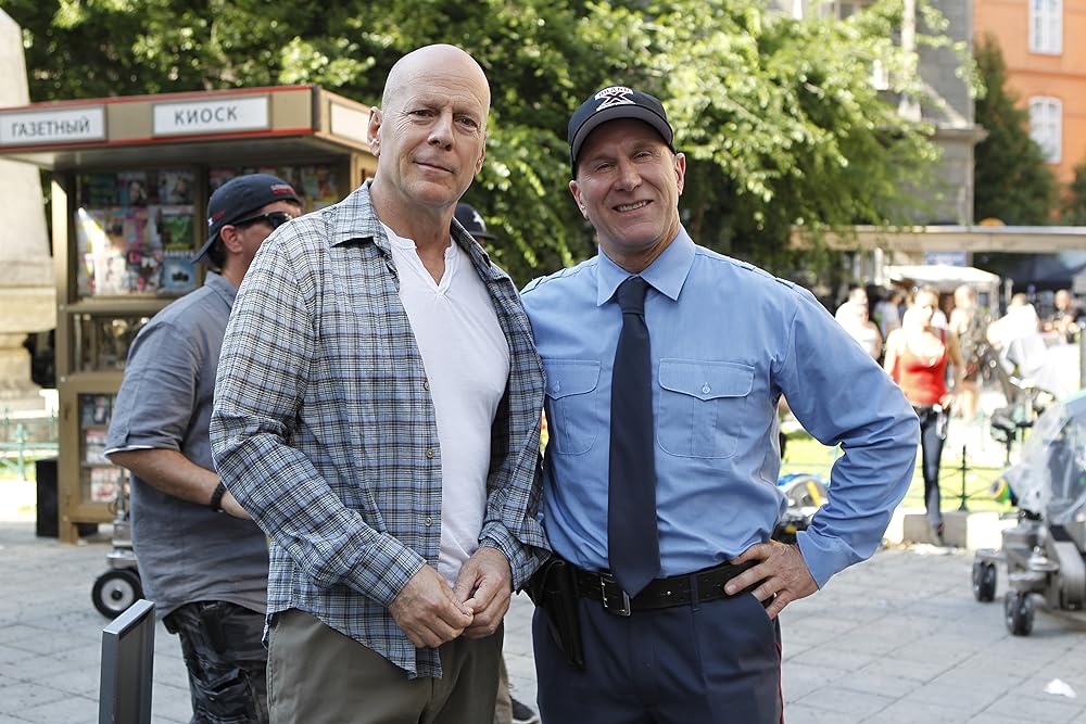 actor Larry Rippenkroeger large photo