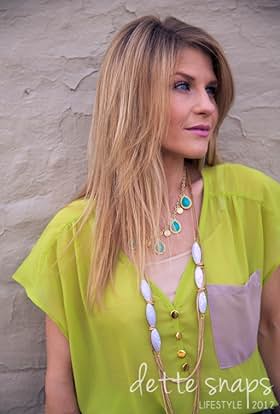 actor Emily Moore large photo