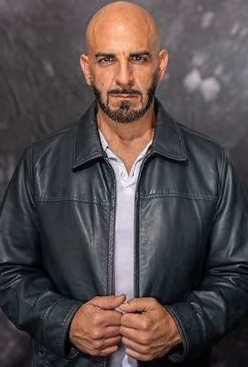 actor Robert Daprocida large photo