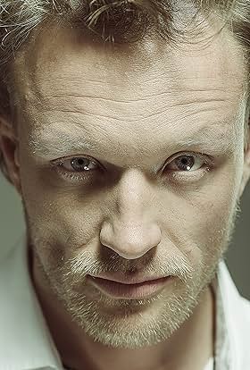 actor Viktor Taus large photo