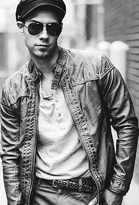 actor Leo Minaya large photo