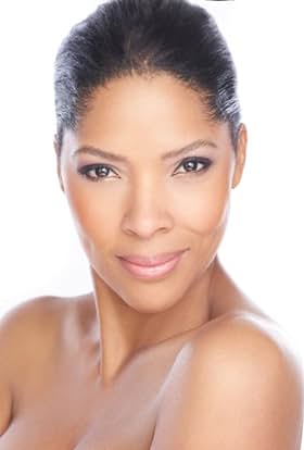 actor Tara Davis large photo