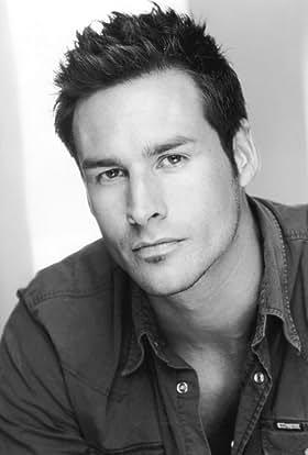 actor Paul Leyden large photo