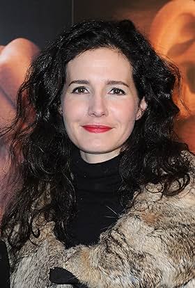 actor Chloé Lambert large photo