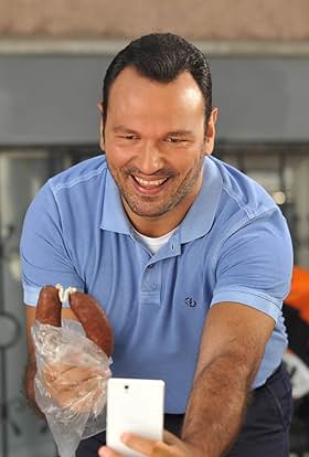 actor Ali Sunal large photo