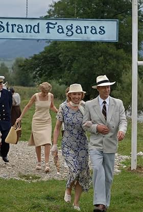 actor Victoria Cocias large photo