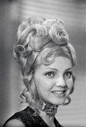 actor Julia Sooster large photo