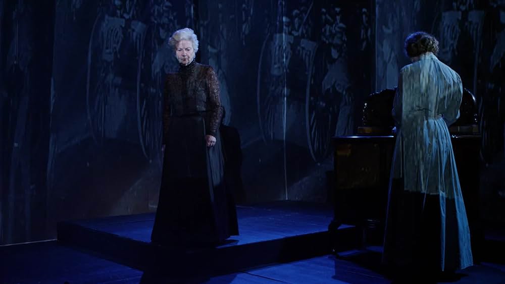 actor Ariella Reggio large photo