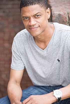 actor Avery Glymph large photo