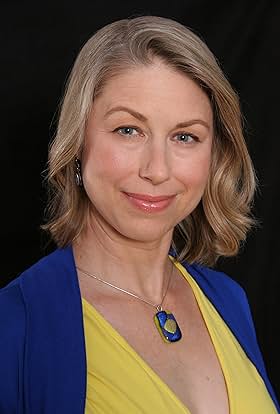 actor Elizabeth Tatus large photo