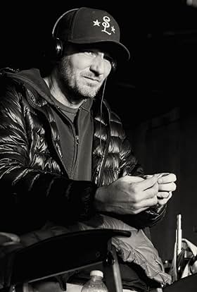 actor Phil Hay large photo