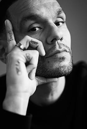 actor Noel Santiago large photo