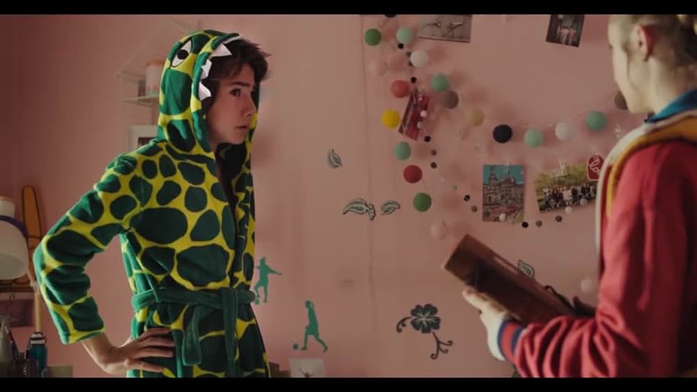 actor Emily De Meyer large photo