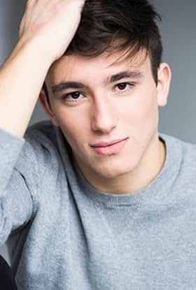 actor Zachary Évrard large photo