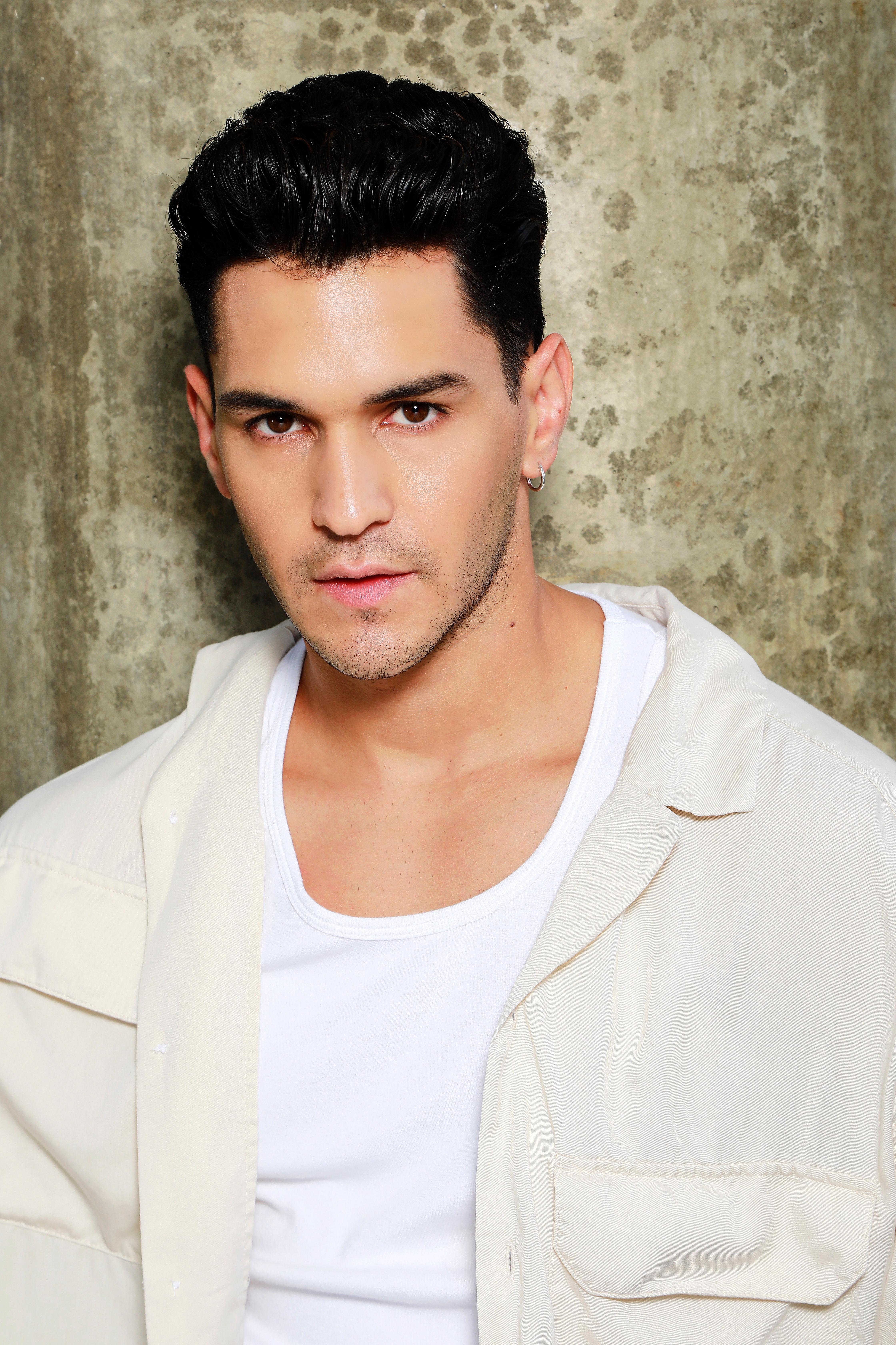 actor Sebastián Silva large photo