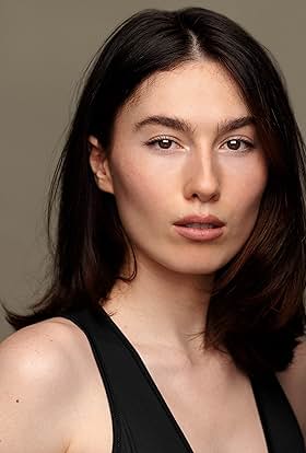 actor Lainey Drew large photo