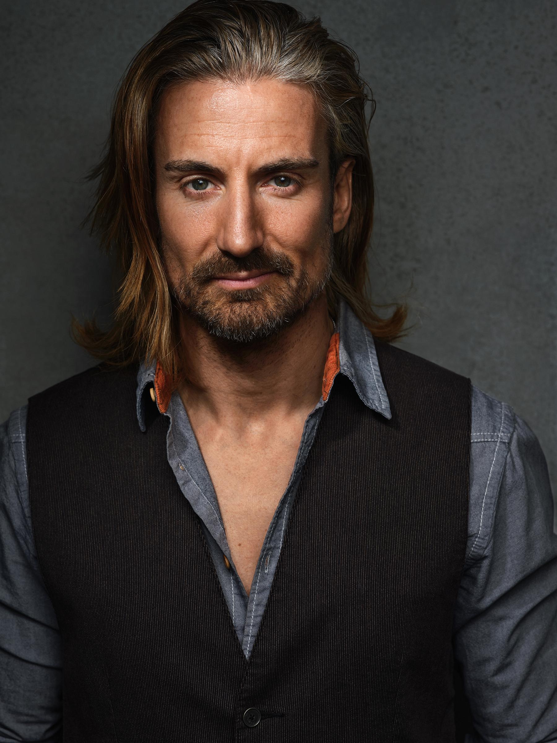 actor Mark James large photo