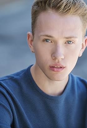 actor Luke Avoledo large photo