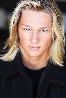 actor Caden Smith large photo