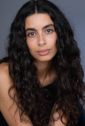 actor Yasmin Langlois large photo