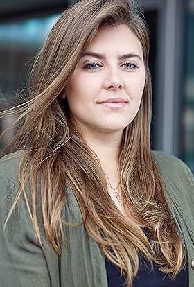 actor Amber Mykaels large photo